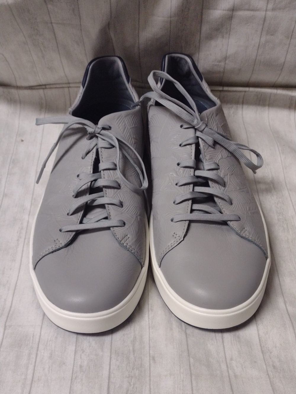 OluKai Linksoul Men's Gray Lace-Up Sneakers (J1108)